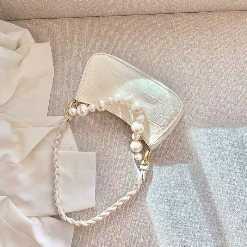 Underarm bag, new trendy bag, white French niche texture, high-end messenger bag, female pearl chain bag