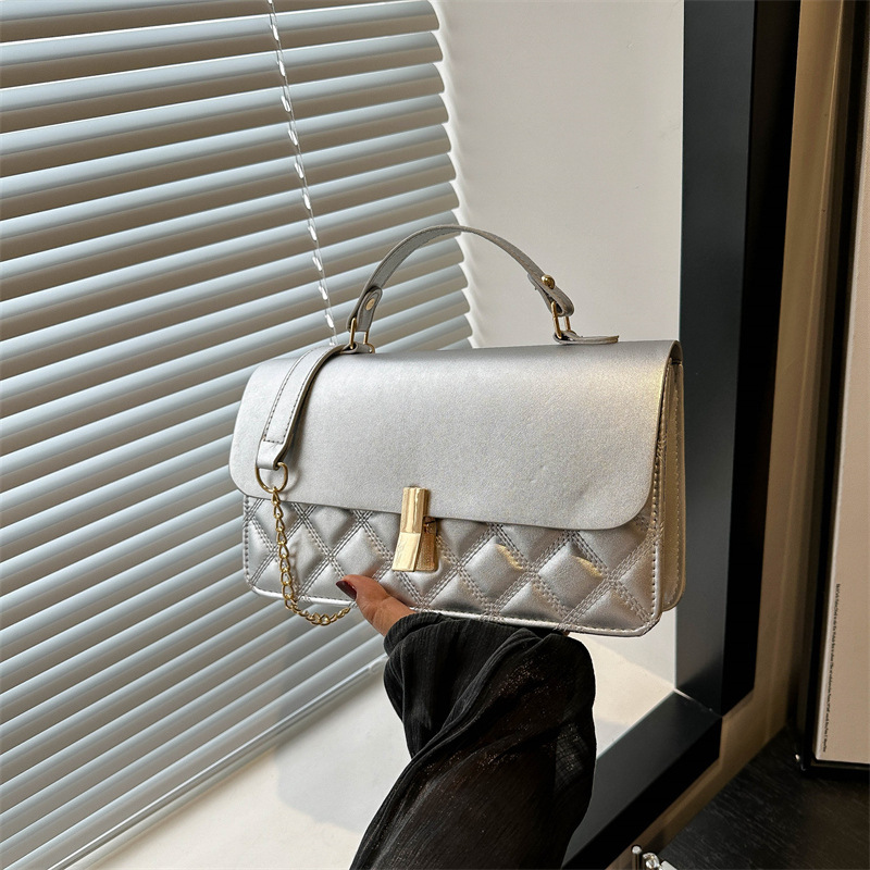 Summer Fashion Chain Shoulder Women's Bag Beautiful Simple Small Bag 2024 New Trendy Personalized Crossbody Small Square Bag