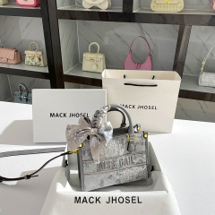 Large capacity printed commuter tote bag 2024 new style embroidered portable small square bag wholesale