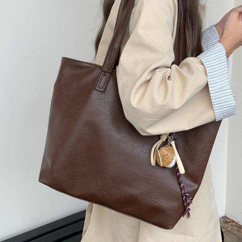 Casual shoulder bag for women 2024 new original work and class commuting soft leather bag large capacity simple tote bag