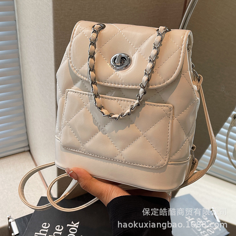 Diamond Chain Backpack Women's 2024 New Autumn Large Capacity Bucket Bag Student School Bag Versatile Commuting Backpack