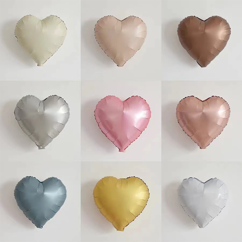 Retro cream color heart-shaped aluminum film balloon 18-inch peach heart floating aluminum foil birthday first anniversary decoration scene wholesale