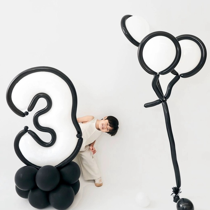 ins comic style black and white pink digital aluminum film balloon children's first birthday party scene decoration photo props
