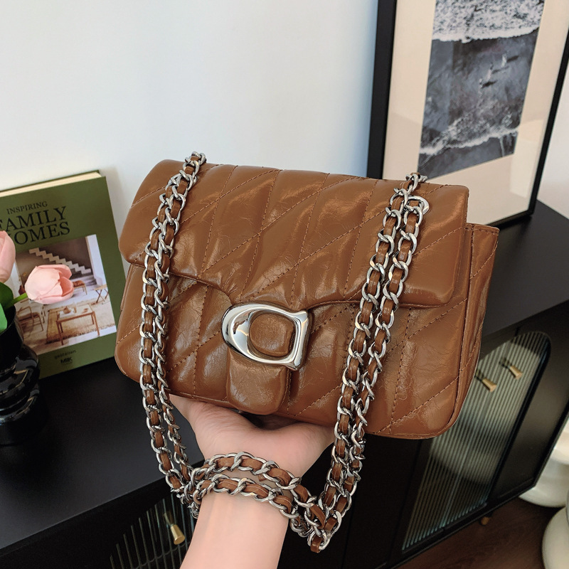 Fashionable and versatile diamond-shaped square armpit bag for women 2024 new high-looking simple chain shoulder bag crossbody bag