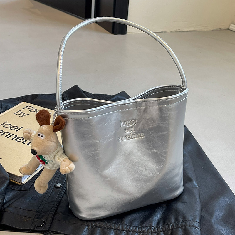 Korean style fashion high-looking commuting armpit bag for women 2024 new versatile portable bucket bag PU leather shoulder bag