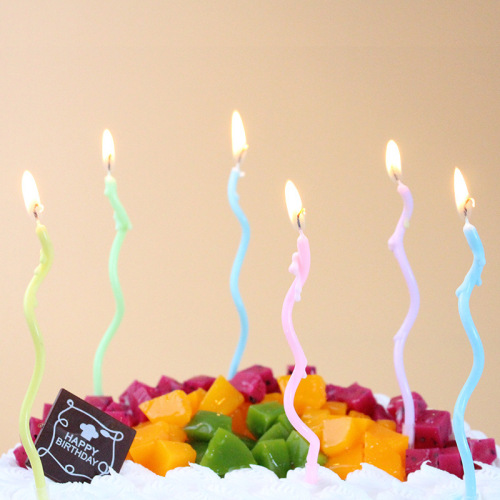 Internet celebrity A16 spiral rotating twist candle birthday cake party supplies curve candle party candle