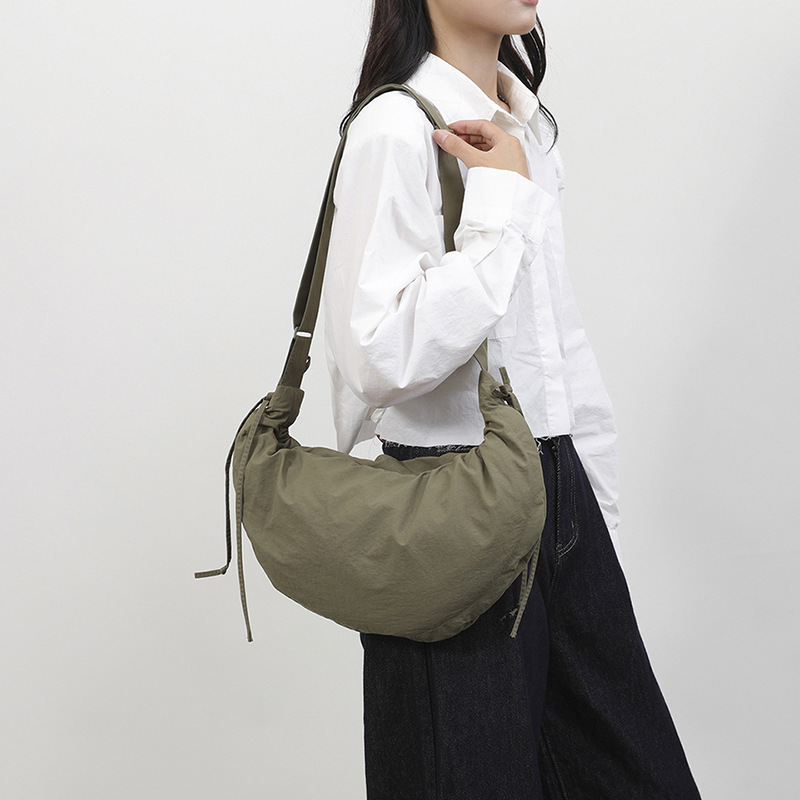 Niche Japanese simple dumpling bag women's trendy fashion pleated single shoulder armpit bag Korean version new large capacity crossbody bag