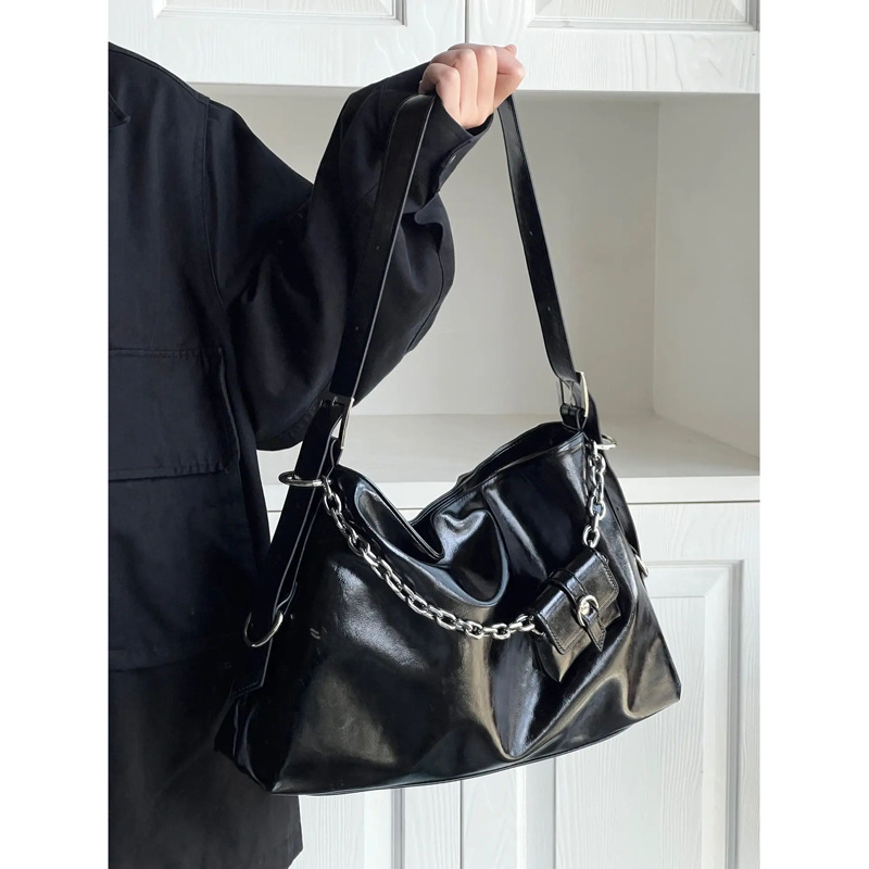 High-end simple armpit bag, shoulder bag, spring and summer new women's bag, fashionable large-capacity crossbody bag