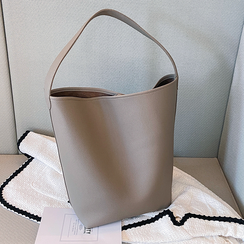 New style pebbled texture soft leather commuter tote bag women's bag large capacity bucket bag portable shoulder bag