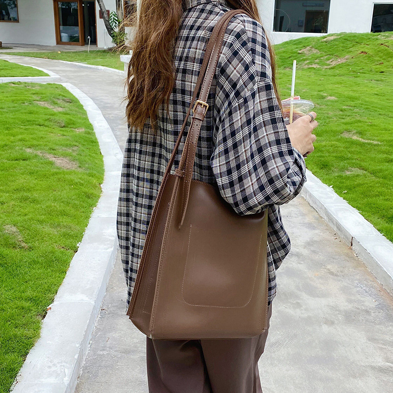 Bucket bag Korean version ins new retro tote bag women's crossbody bag simple single shoulder large capacity women's bag