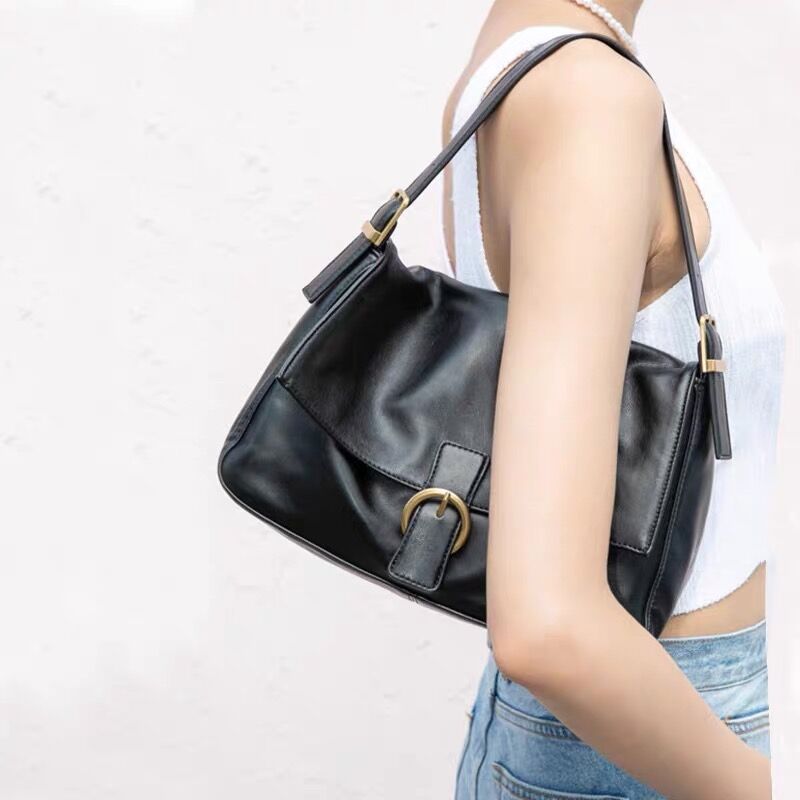 Niche new retro large-capacity black one-shoulder armpit bag baguette bag daily trendy clamshell cross-body handbag for women