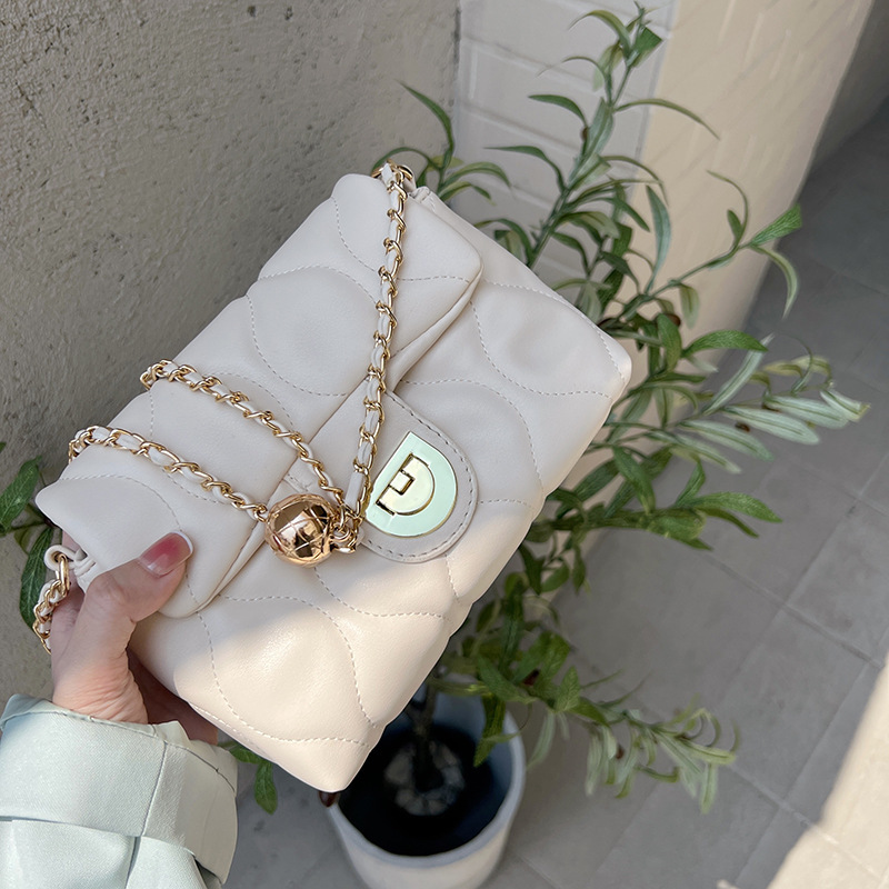 Wine charm chain small bag women's popular single shoulder crossbody bag transfer bead rhombus small fragrance style bag