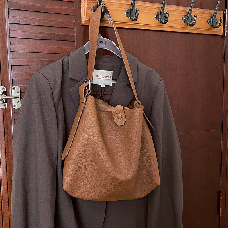 Korean version ins retro single shoulder crossbody mother-in-law bag new large capacity lazy style soft pu casual tote bag