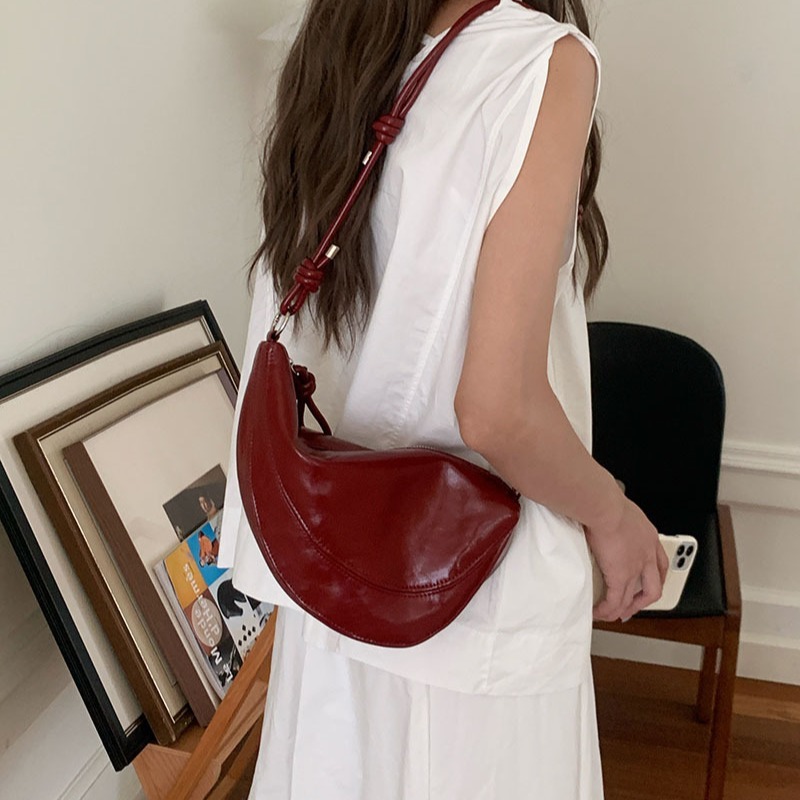 Korean niche underarm bag women's summer 2024 new trendy fashion saddle bag casual red crossbody bag trendy