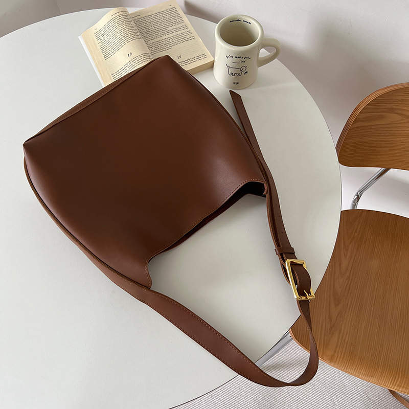 Foreign trade cross-border large-capacity bag for women 2024 spring new bucket bag retro messenger bag tote bag Japanese shoulder bag