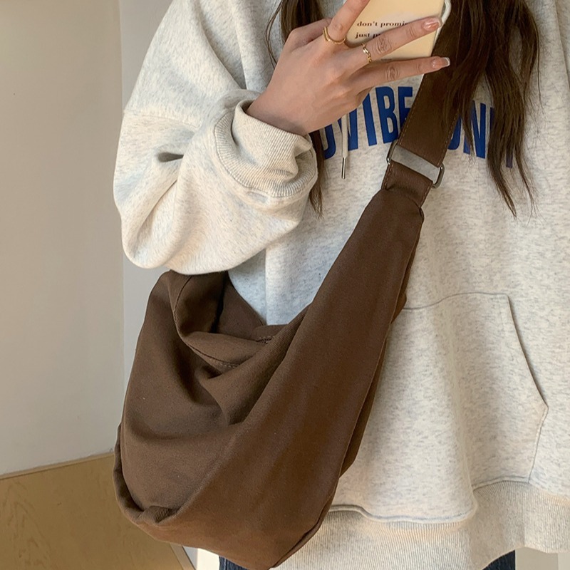 Hong Kong style cross-body bag, commuter tote bag, large capacity 2024 new style, lazy style, versatile canvas bag, shoulder bag, trendy