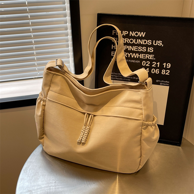 Simple large-capacity canvas bag for women, casual commuting shoulder tote bag, multi-pocket college student class crossbody bag