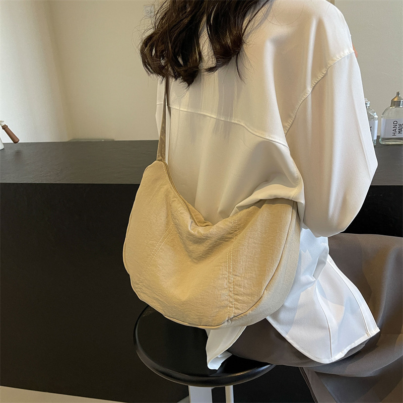 Japanese washed cloth dumpling bag 2024 new style simple lightweight shoulder bag spliced ​​trendy casual nylon crossbody bag for women