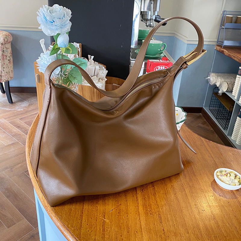 Large capacity soft collapsible minimalist style single shoulder crossbody bag Korean style autumn and winter new fashion large tote bag for women