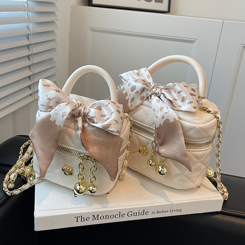 Xiaoxiangfeng bag ladies 2024 new fashion rhombus chain shoulder bag crossbody bag mini square bucket bag