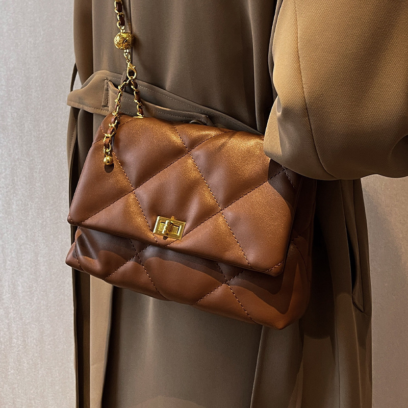 Niche underarm small bag for women 2024 new spring and summer versatile hot style high-end rhombus chain cross-body commuter bag