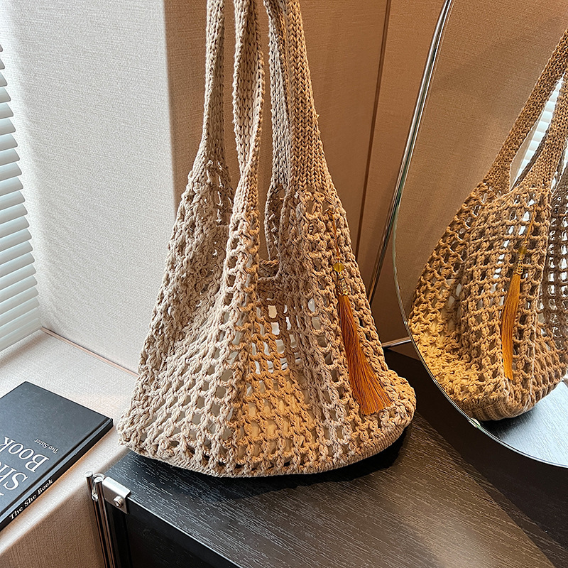2024 New Retro Woven Bag Large Capacity Commuting Casual Solid Color Simple Knitted Bag Women’s Tote Bag
