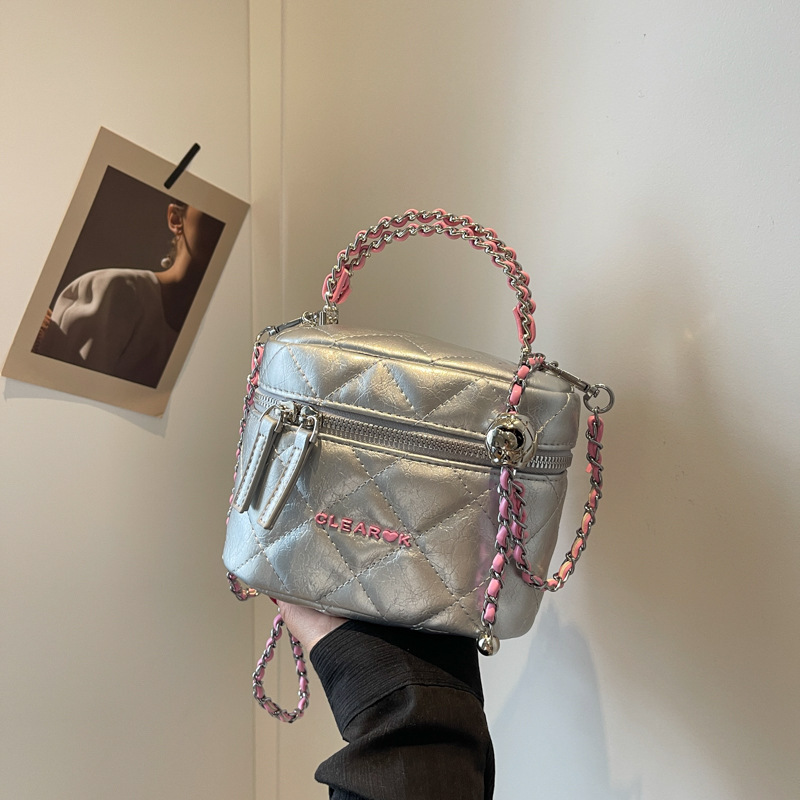 Textured mini bag for women, new trendy niche design, shoulder crossbody bag, diamond chain, portable bucket bag