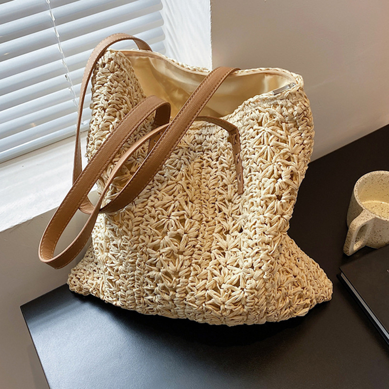 Summer shoulder bag, large-capacity hollow woven bag, casual and versatile handmade holiday beach bag, straw woven bag