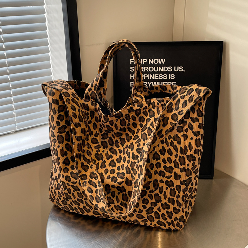 Japanese and Korean versatile corduroy shoulder canvas bag, crossbody bag, retro fashionable leopard print bag, large capacity women's shopping bag