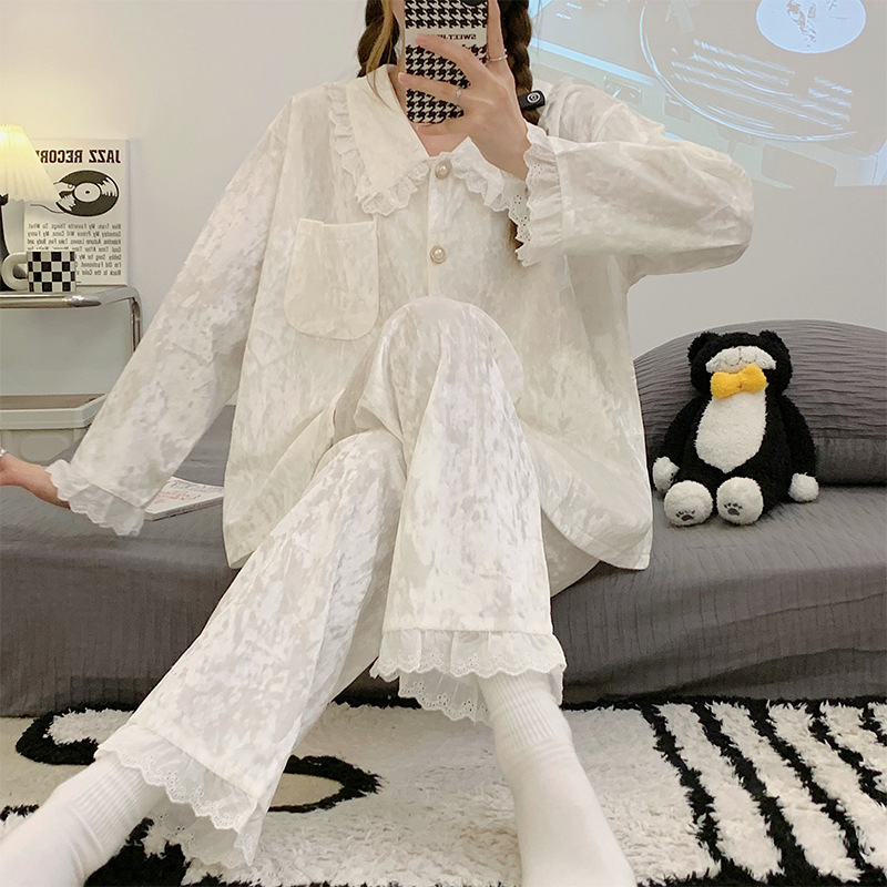 Gold velvet pajamas for women in spring and autumn, long-sleeved trousers, lace loose, new hot style suits, home clothes