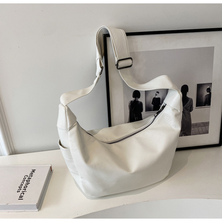 Women's Dumpling Bag Large Capacity Bag Women's Autumn and Winter Versatile 2024 New Fashion Niche Design Single Shoulder Messenger Bag