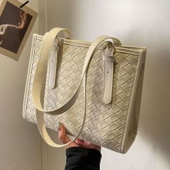 Tote bag for women 2024 new Korean style solid color fashionable woven armpit bag simple and versatile work commuter shoulder bag