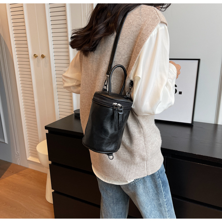 Foreign trade high-end women's bag, new style, trendy and versatile, high-end texture bucket bag, high-end temperament shoulder bag, Internet celebrity cross-body bag