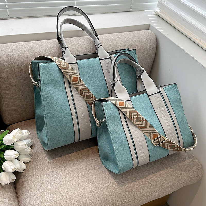 Bags for women, high-end niche tote bags, cross-border new contrasting handbags, large-capacity commuter cross-body bags