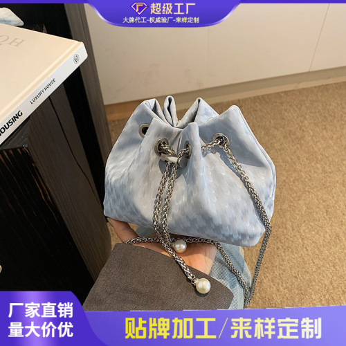 High-end and stylish small bag 2024 new versatile drawstring chain bag fashionable shoulder handbag bucket bag for women