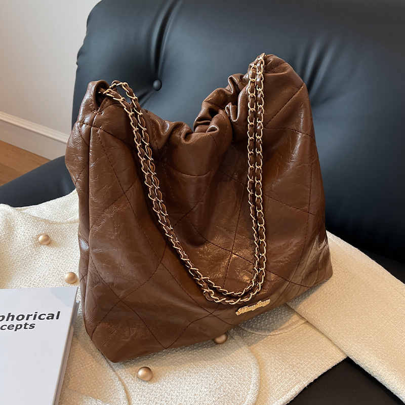 Retro Fashion Large Capacity Bag Women's New Autumn Diamond Chain Tote Bag Simple Niche Shoulder Bag