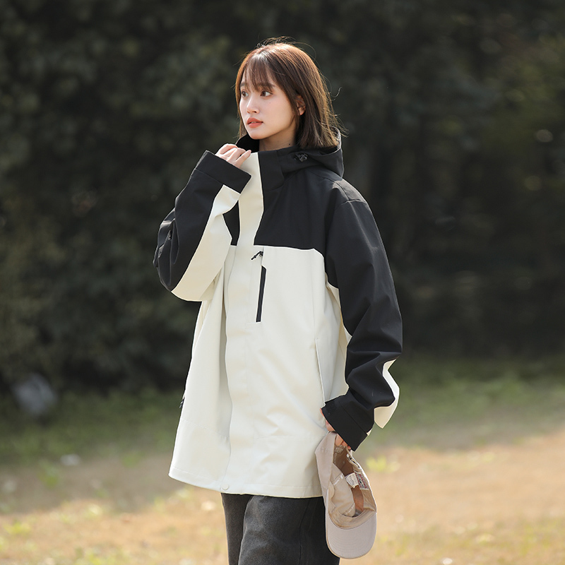 New trendy brand windproof and waterproof outdoor casual couple sports hooded mountaineering clothing