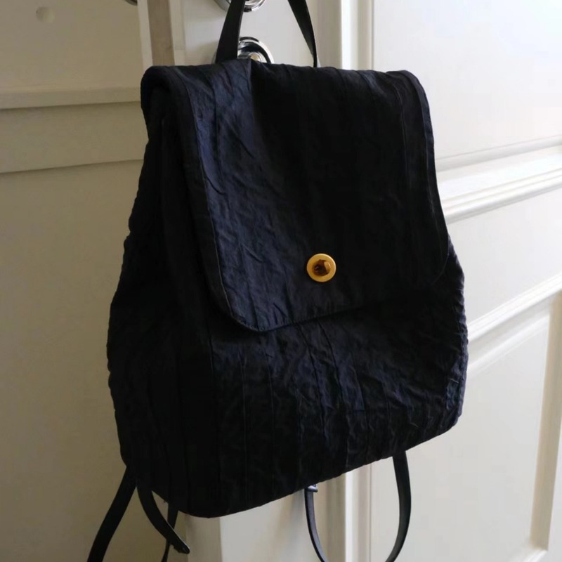 New high-looking and versatile backpack, niche student commuter school bag, large-capacity retro fashion backpack