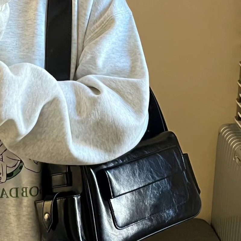 2024 New Spring Trendy Ins Niche Design Commuting Versatile Shoulder Crossbody Bag Spring Classy Small Square Bag