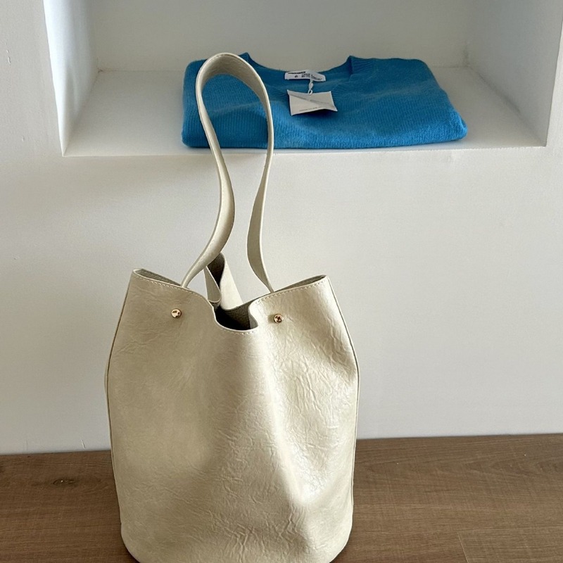 Korean niche ins high-end soft-surface retro tote bag women's large-capacity bucket bag single shoulder mother-in-law bag