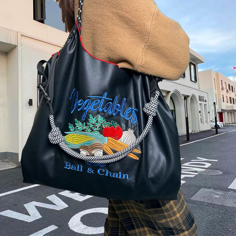 Women's embroidered shopping bag, large-capacity leather tote bag, fashionable and versatile environmentally friendly shopping bag