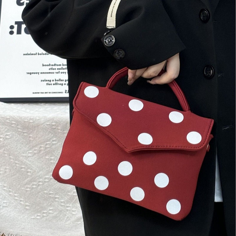 High-end red retro polka dot small square bag for women 2024 new sweet and cool armpit shoulder bag large capacity crossbody bag