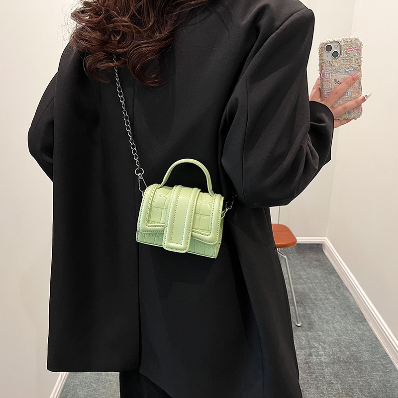 Korean version of niche handbags for women 2024 new summer chain fashion mini small square bag high-end messenger bag