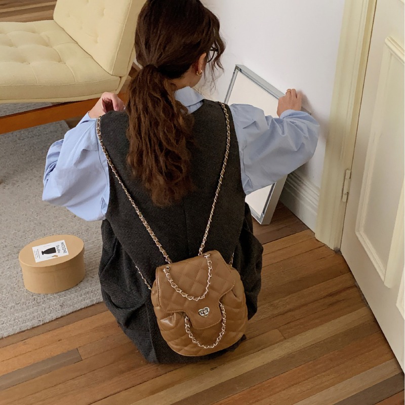 2024 new casual bucket bag for women Korean niche small fragrance chain backpack