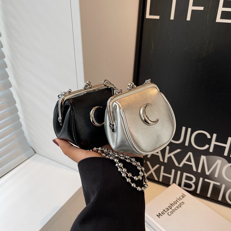 Mini Moon fashion chain small bag new crossbody clip bag Korean niche high-end single shoulder lipstick bag