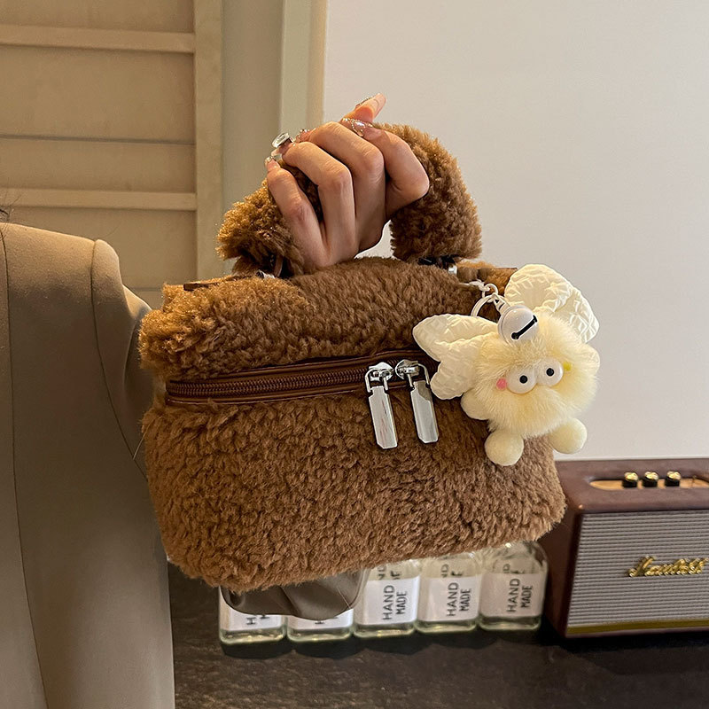 Cross-border wholesale niche plush velvet bag for women autumn and winter 2024 new versatile fashion crossbody bag portable bucket bag