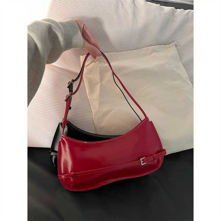 French niche bag 2024 new fashion shoulder bag retro baguette bag texture armpit bag red wedding bag for women