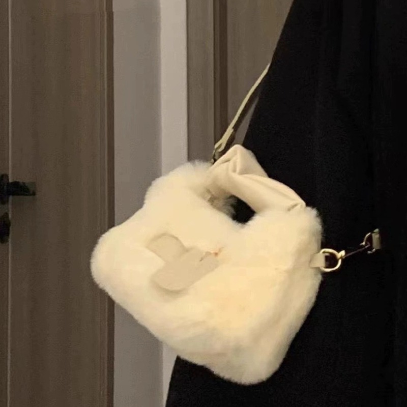 Soy milk puff furry bag autumn and winter furry bag portable plush bag crossbody bag niche chain shoulder bag for women