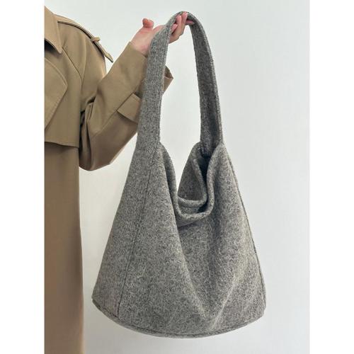Retro women's lazy style Korean style woolen tote bag new autumn and winter large capacity commuter shoulder bag mother-in-law bag
