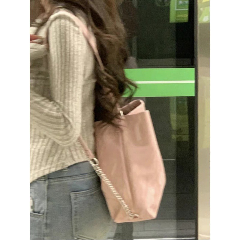 Niche large-capacity commuter tote bag for women 2024 new design versatile one-shoulder cross-body multi-purpose backpack